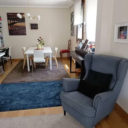 De Roi Casa En La Ciudad אורנסה